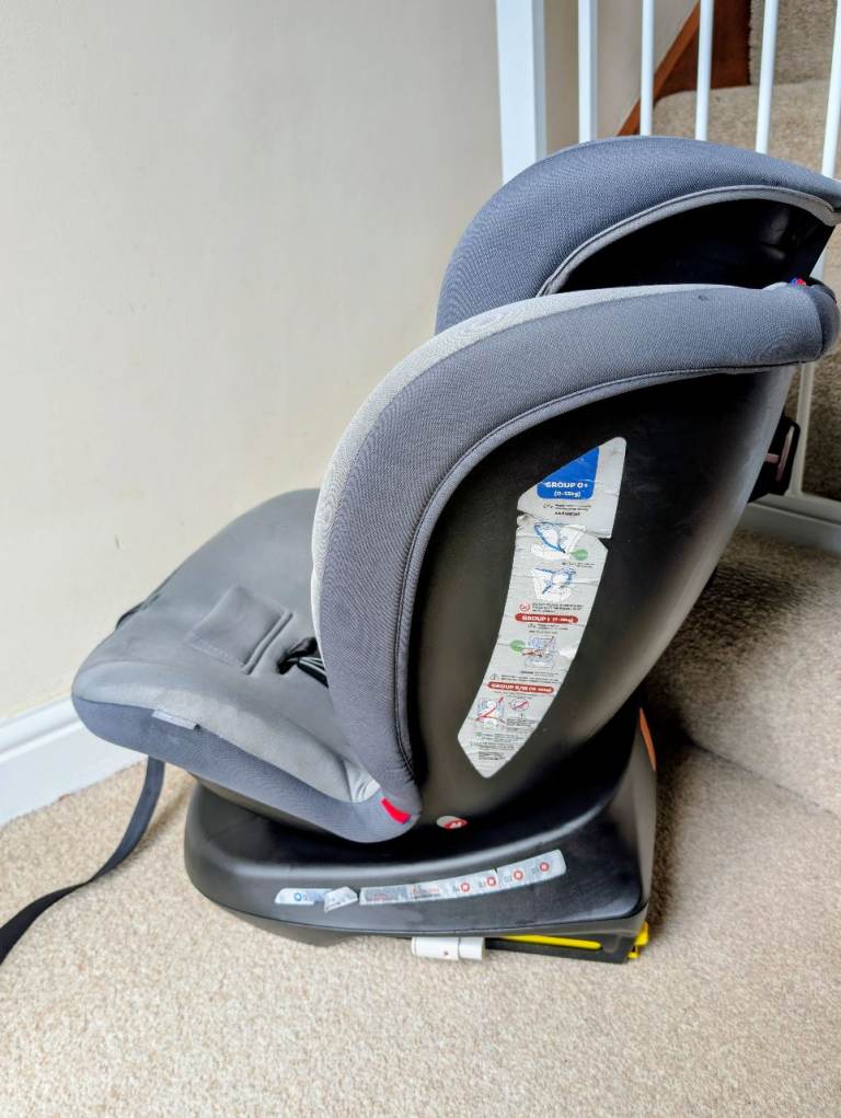 The Reecle 360 Swivel ISOFIX Car Seat in Grey