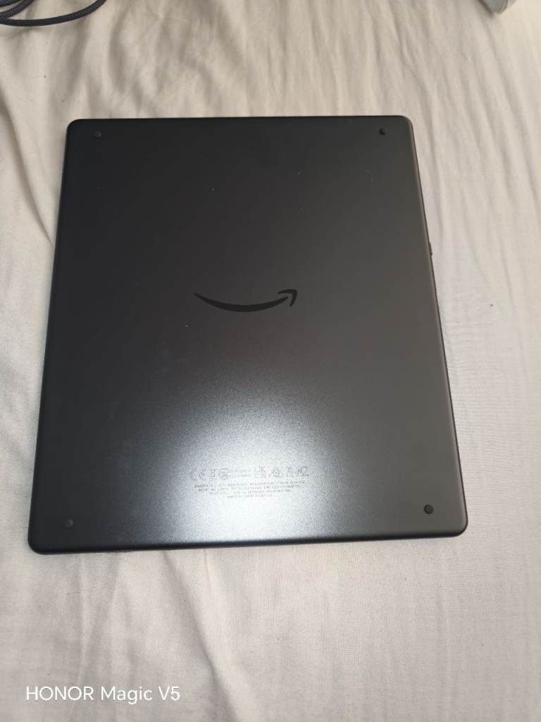 Amazon Kindle Scribe E-Reader - Good Condition
