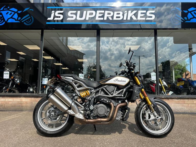 INDIAN FTR 1200 R CARBON 2024 - 74 REG - IMMACULATE EXAMPLE