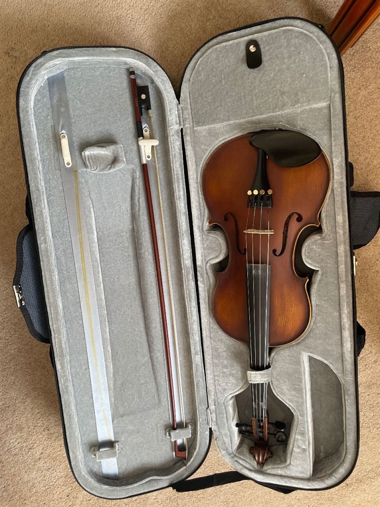 Giovanni Violin with Bow and Case – Good Condition