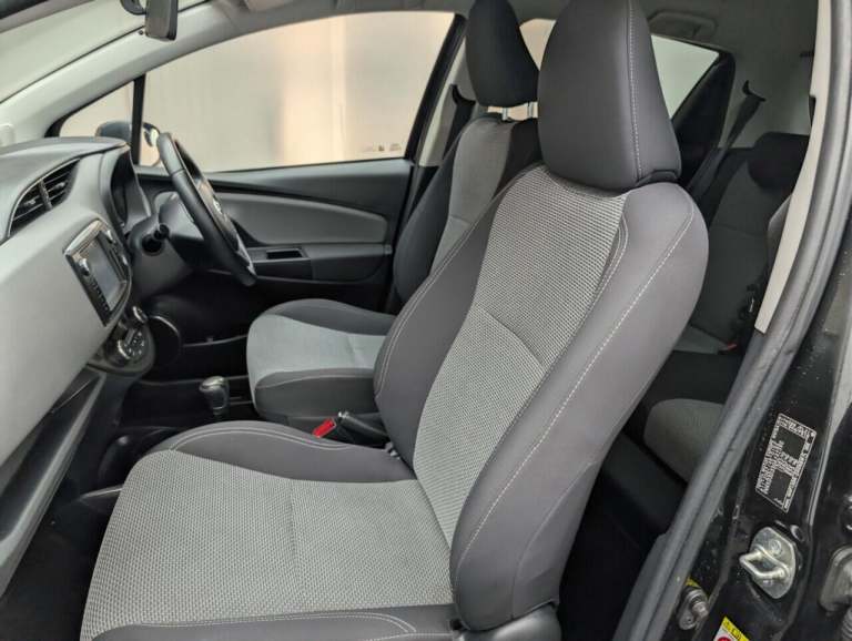 2016 Toyota Yaris 1.5 VVT-h Icon Hatchback 5dr Petrol Hybrid E-CVT Euro 6 (101 ps) REVERSING  HAT...