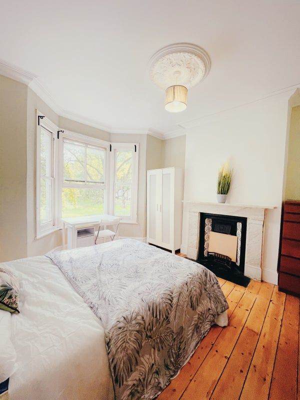 🌻Bright & Stylish Room In A Victorian House🌳Close to Deptford Park!