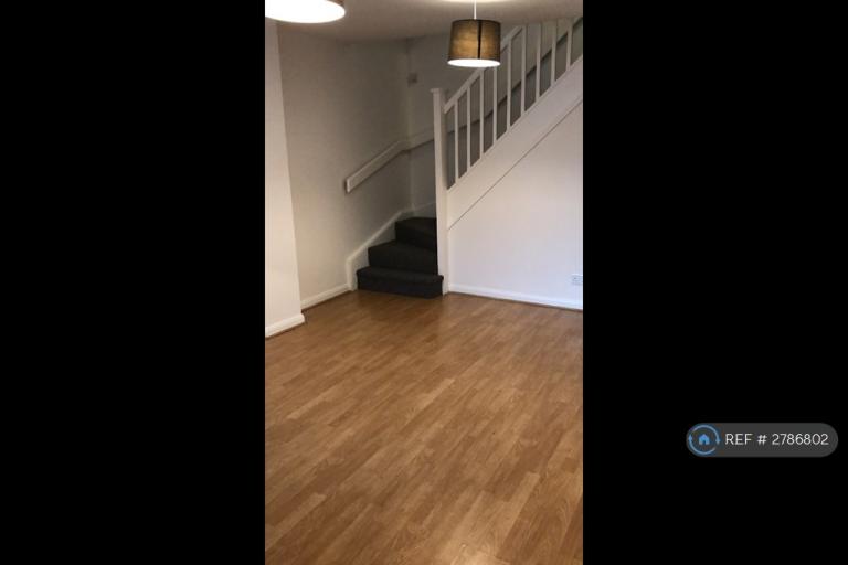 2 bedroom house in Spayne Close, Luton, LU3 (2 bed) (#2786802)