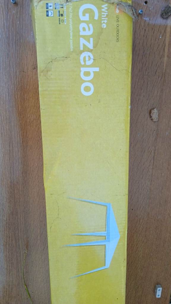New B&Q OUTDOORS White Gazebo 2.7x2.7m Polyethylene