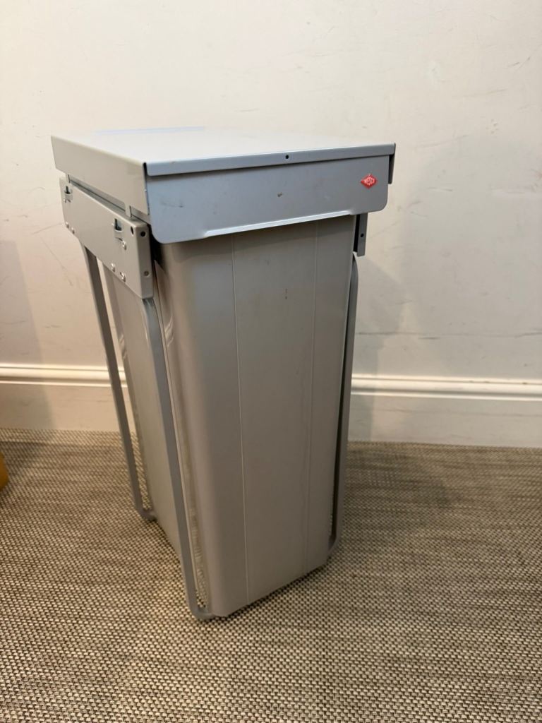 Wesco pull out bin system 