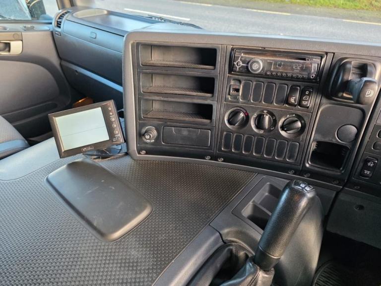 2015 Scania P320 6X2 Twin Wheel 27ft Curtainsider Body