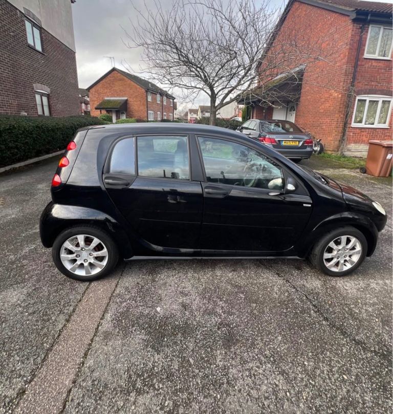 56 plate, Smart forfour, automatic. 1.3. petrol very low mileage Cheap car bargain.