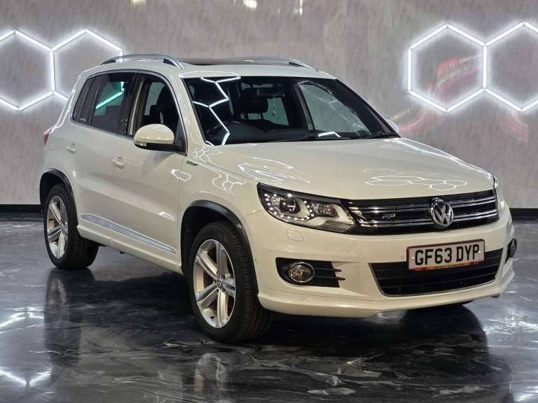 2013 Volkswagen Tiguan 2.0 TDi BlueMotion Tech R-Line 177 5dr DSG ESTATE DIESEL Automatic