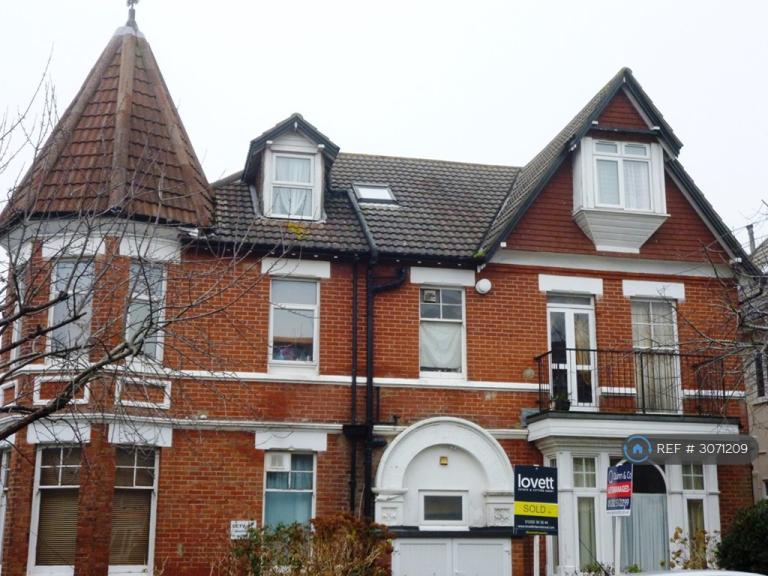 1 bedroom flat in Sea Road, Bournemouth, BH5 (1 bed) (#3071209)