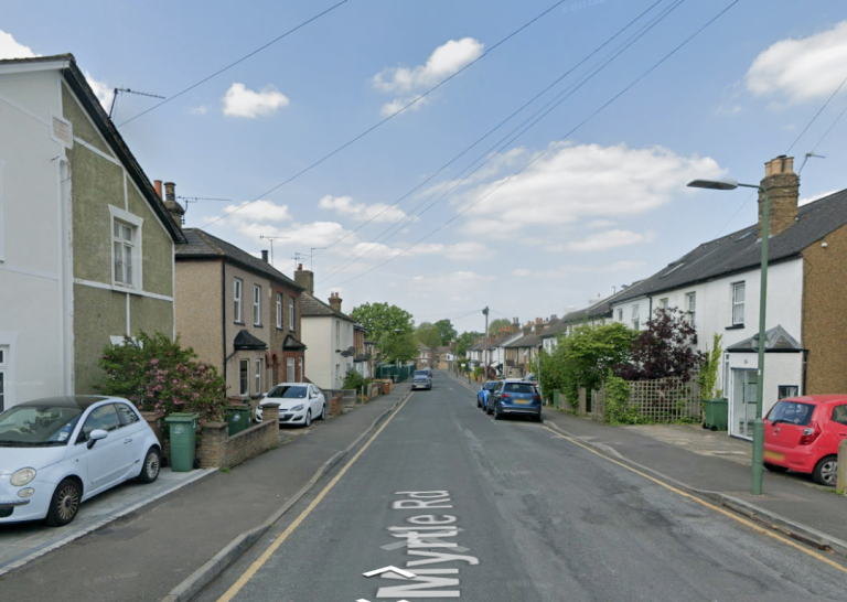 BENEFITS ACCEPTED - Studio Flat Available in Cheam Sutton SM1