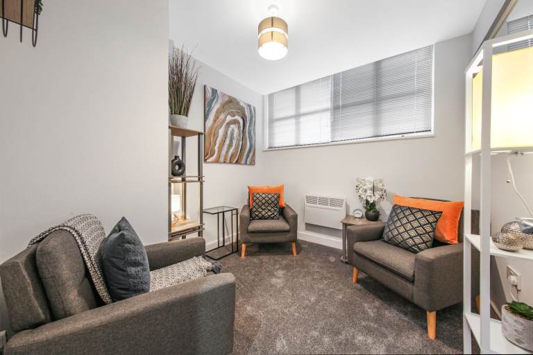 Talking therapy rooms available to rent monthly in London EC1. 