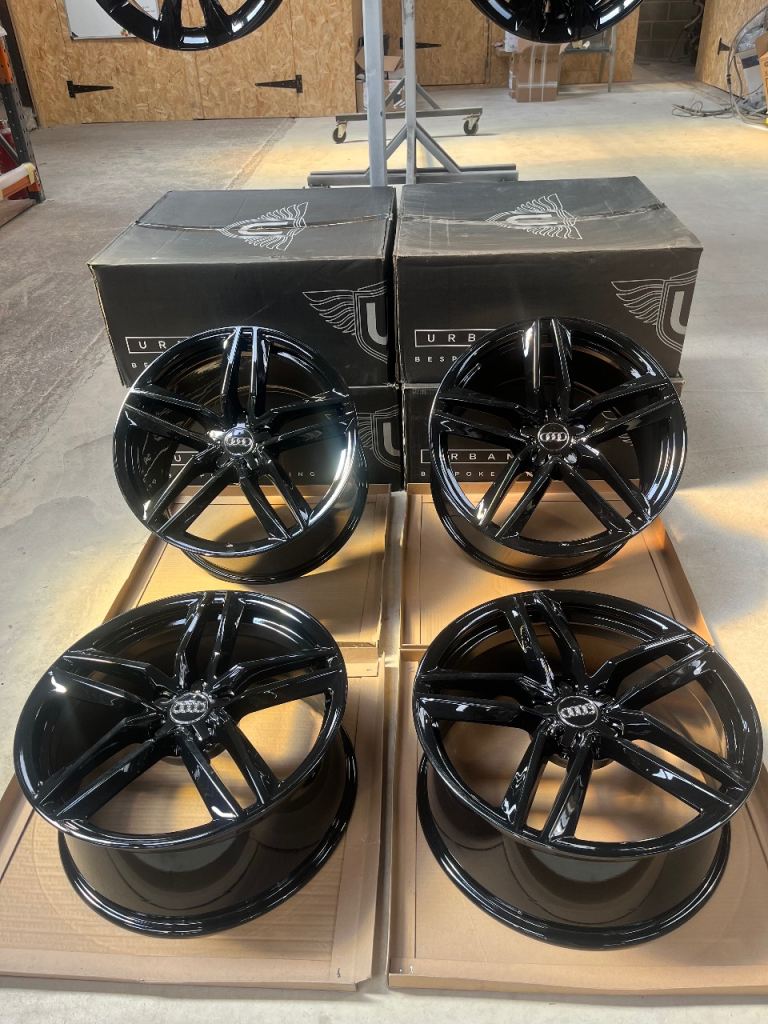 Genuine Audi R8 19” Forged Alloy Wheels – 8.5J 11J – Gloss Black – OEM