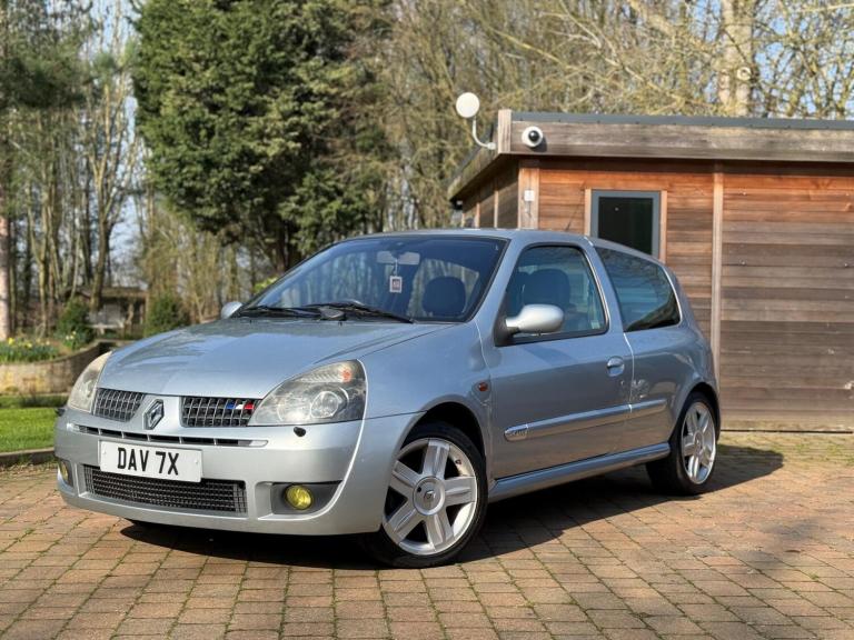 2002 Renault Clio 2.0 16V Renaultsport 172 3dr HATCHBACK PETROL Manual