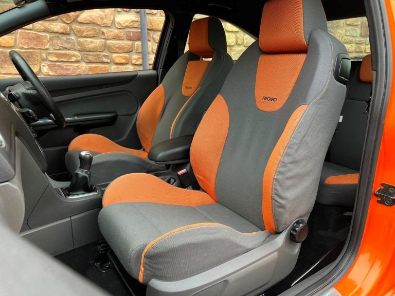 FORD FOCUS 2.5 ST * LOW MILEAGE * FRESH IMPORT *