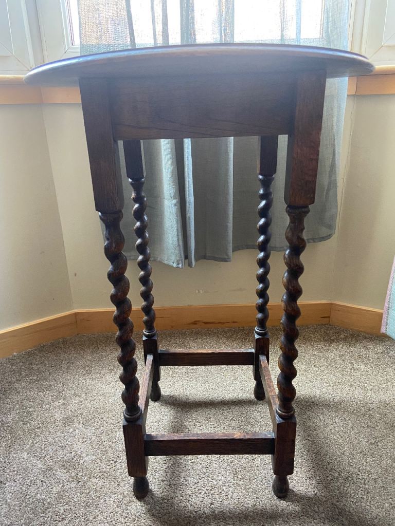 Vintage Turned Leg Side Table – Good Condition