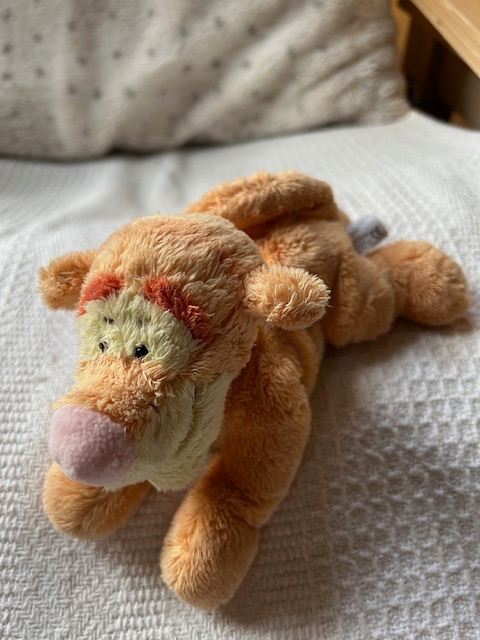 Vintage Disney 19cm Tigger laying from a collection