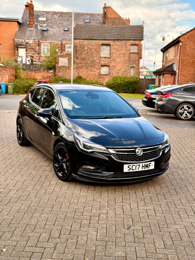 Vauxhall, ASTRA, Hatchback, 2017, Manual, 1598 cc), 5 doors, 12 months mot, blacked out,99k mileage 