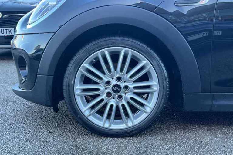 2018 MINI Hatch 1.5 Cooper Hatchback 3dr Petrol Steptronic Euro 6 (s/s) (136 ps) Hatchback Petrol...