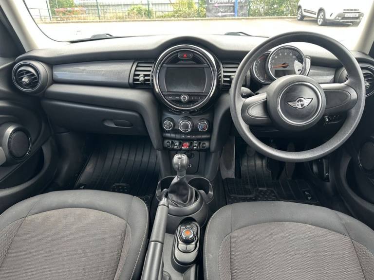 2017 MINI Hatch 1.5 Cooper Hatchback 5dr Petrol Manual Euro 6 (s/s) (136 ps) Hatchback Petrol Manual