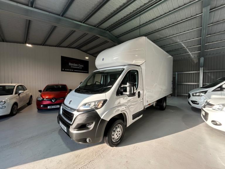 2023 Peugeot Boxer 2.2 BlueHDi Chassis Rear tail lift S 140ps Luton  CHASSIS CAB Diesel Manual