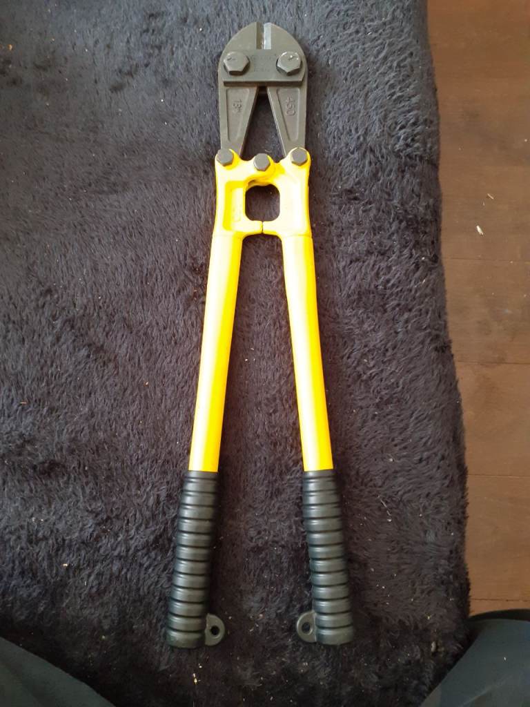 Bolt cutters