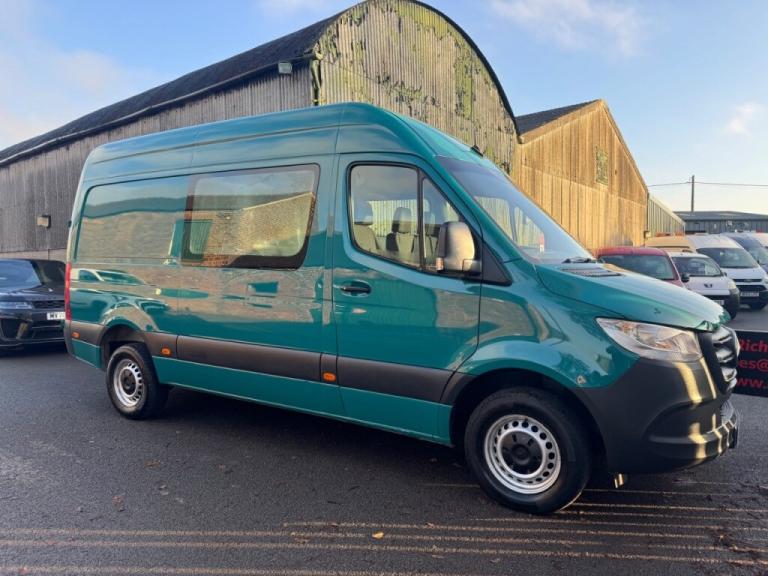  Mercedes-Benz Sprinter SPRINTER 2.1L 314CDI 3.5t H2 L2 RWD WINDOW COMBI CREW