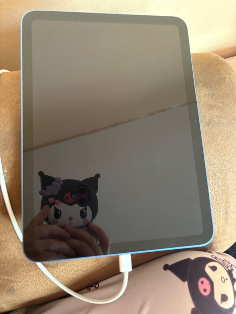 Apple iPad (A16) 2025 blue boxed