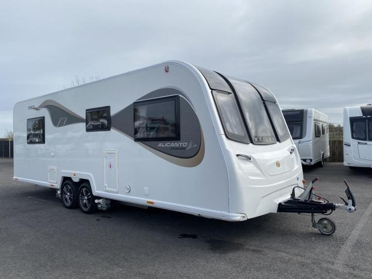 2020 BAILEY ALICANTO GRANDE PORTO LUXURY 4 BERTH TOURING CARAVAN