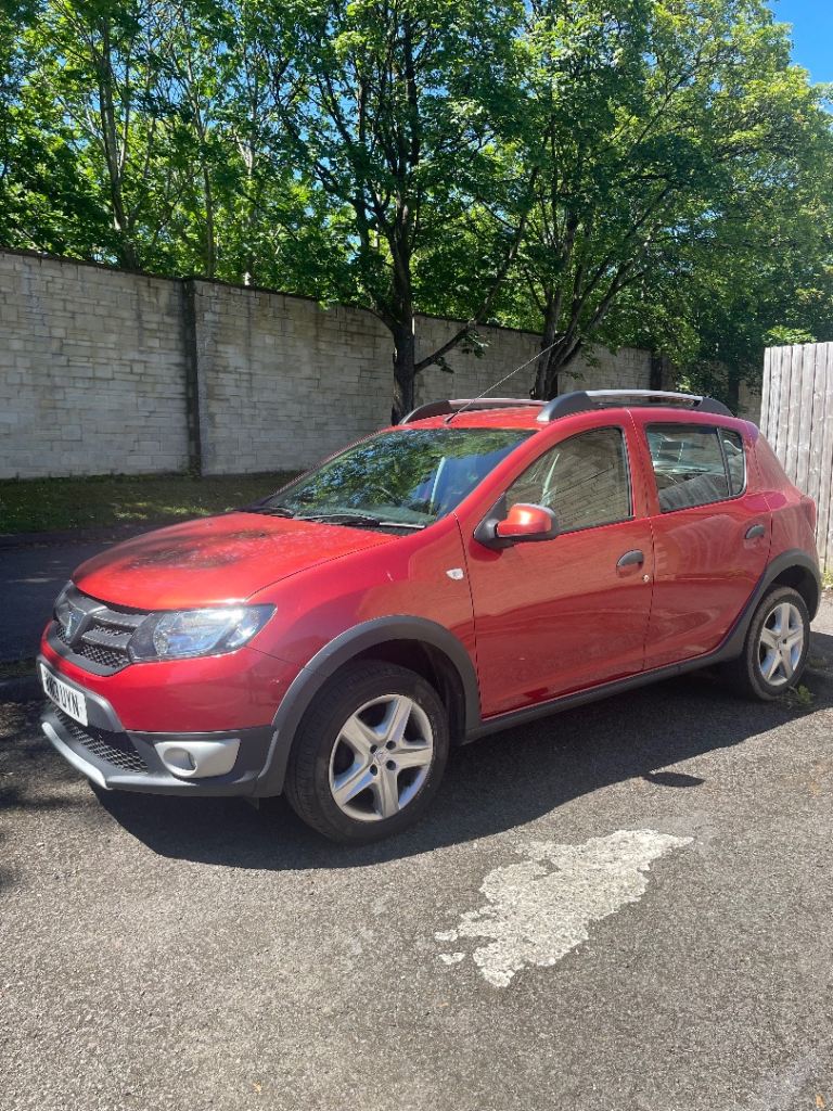 Dacia, SANDERO STEPWAY,NEW MOT,LOW MILES, Hatchback, 2013, Manual, 1461 (cc), 5 doors