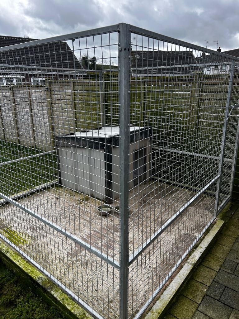 8x8 dog pen and house combo