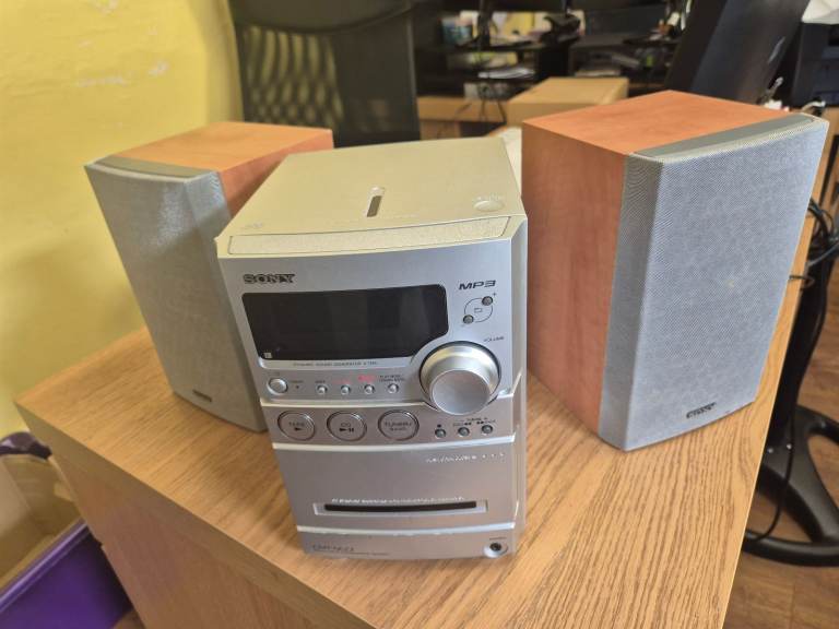 Stereo - Tape and CD player
