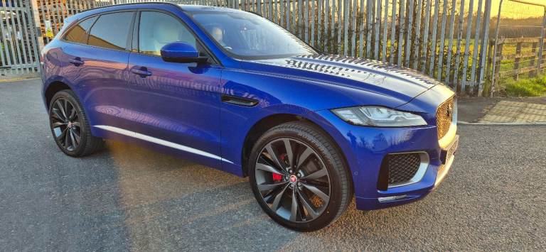 Jaguar F Pace 