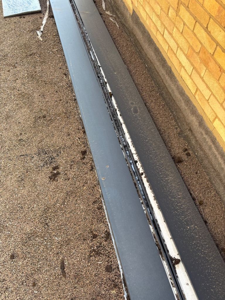 Black Building Boards/Panels – Good Condition