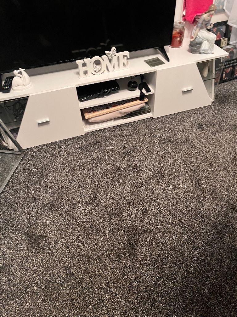White TV Unit with Storage and Glass Shelves – Good Condition