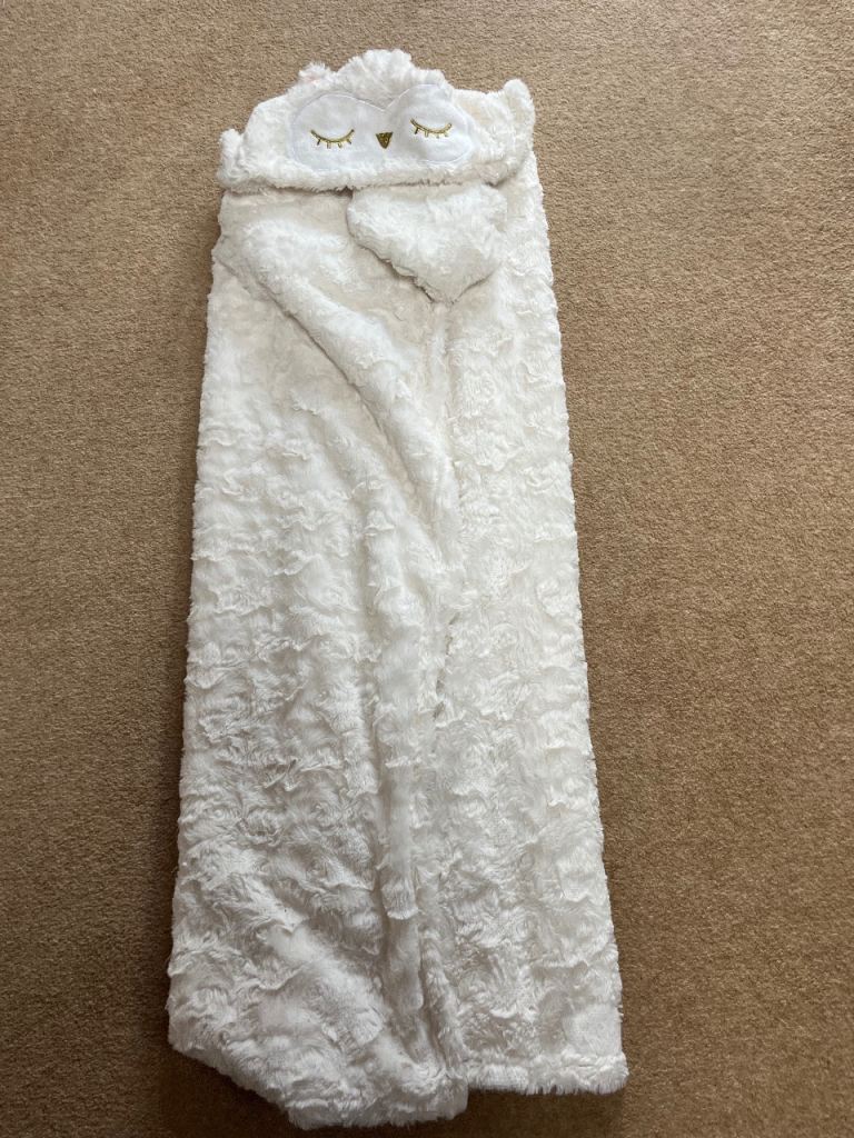 Child’s owl blanket throw 