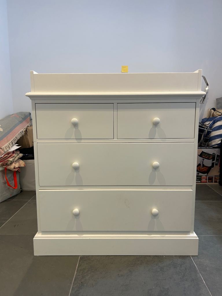 Baby Changing Dresser / Chest of Drawers – White