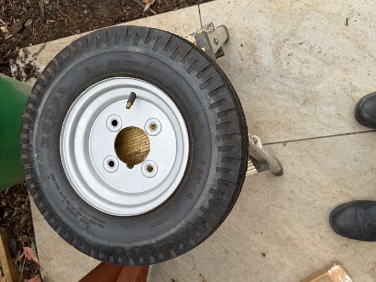 Trailer wheels