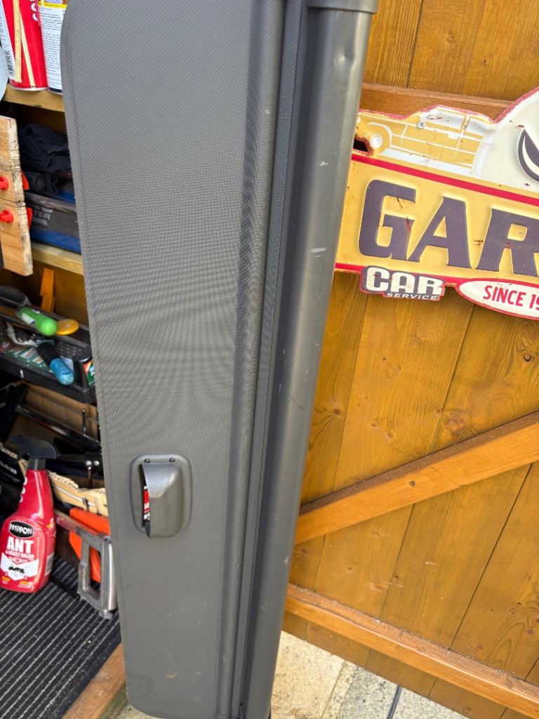 Parcel shelf