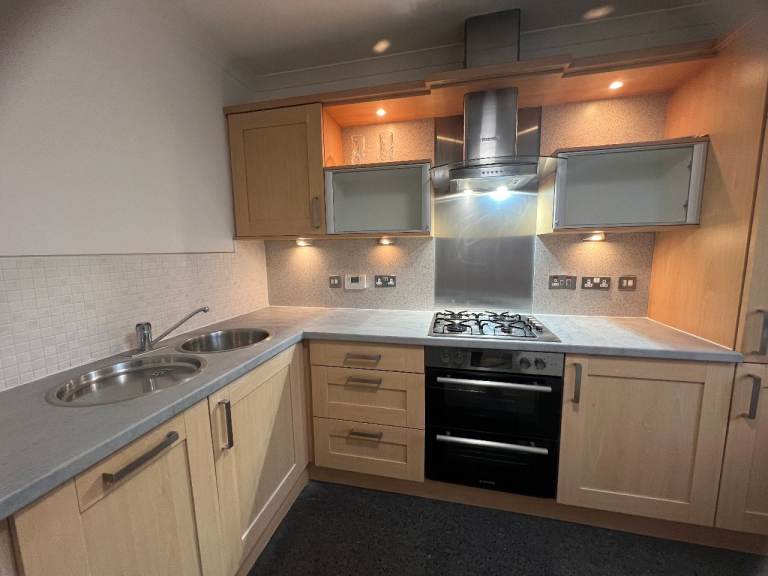 Beautiful 2 Bed / 2 Bath Flat to Rent in Livingston