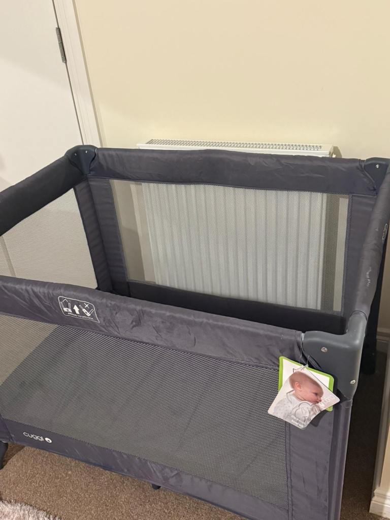 Baby travel bed 