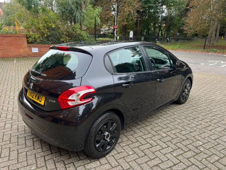 Peugeot, 208, Hatchback, 2012, Manual, 1199 (cc), 5 doors