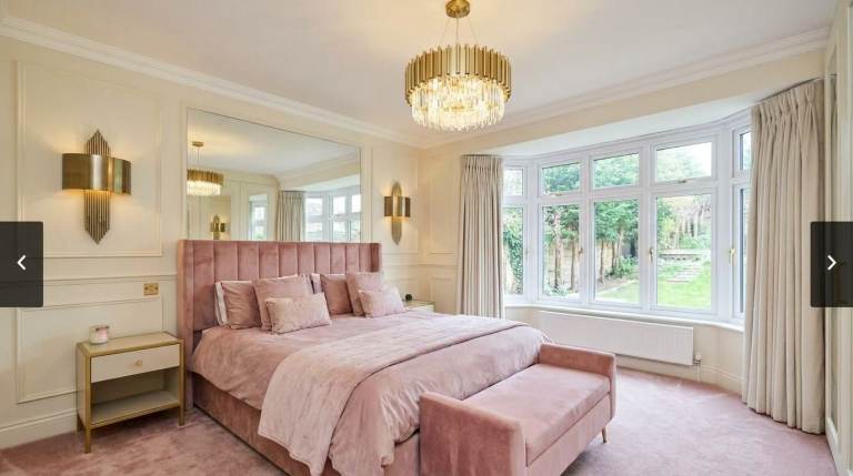 Benefit-friendly housing in Birmingham, close to amenities, £10/week service charge. 🛍️