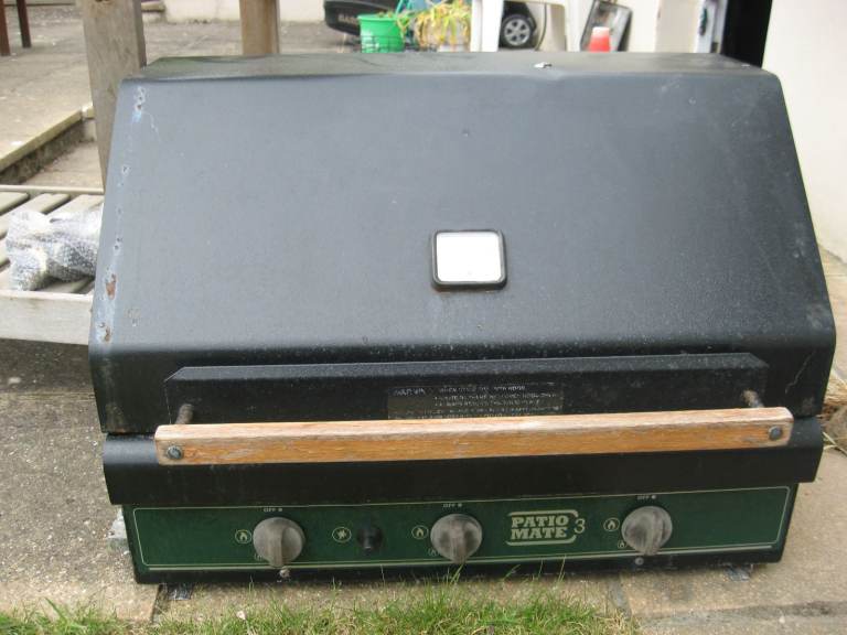 Free Patio Mate gas BBQ ( no gas)  needs a good clean working order BH5