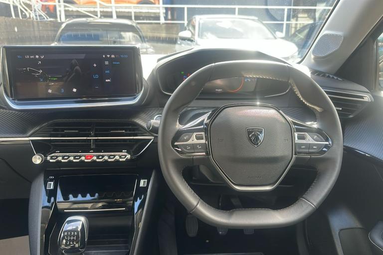  Peugeot 208 1.2 Puretech Allure Hatchback 5dr Petrol Manual Euro 6 s/s 100 Ps