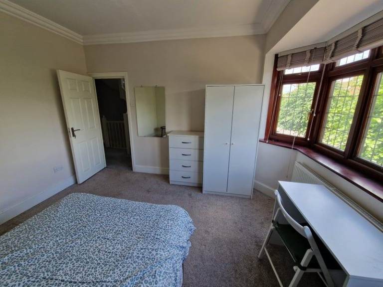 🏝️ Shared Rooms 🎉 London 🏠