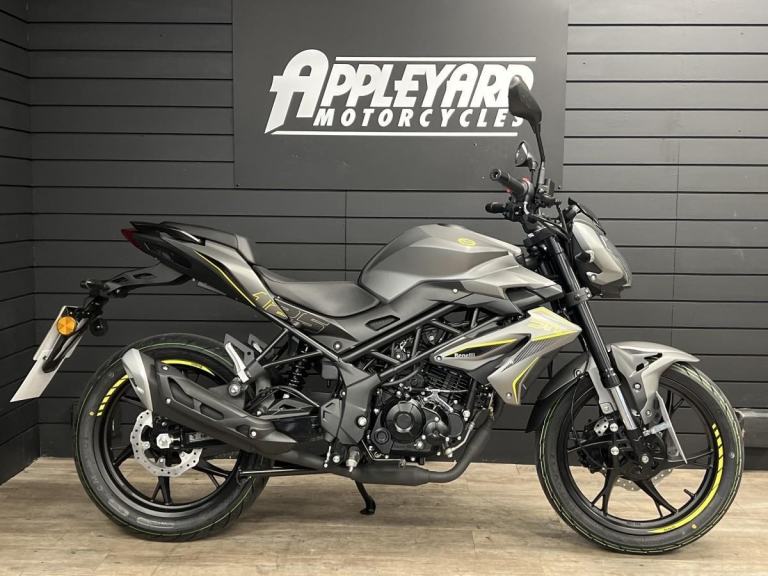 Benelli BN 125cc Naked Motorcycle Learner Legal commuter motorbike