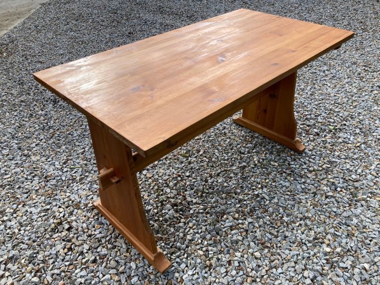 Small ‘Ducal’ pine kitchen table