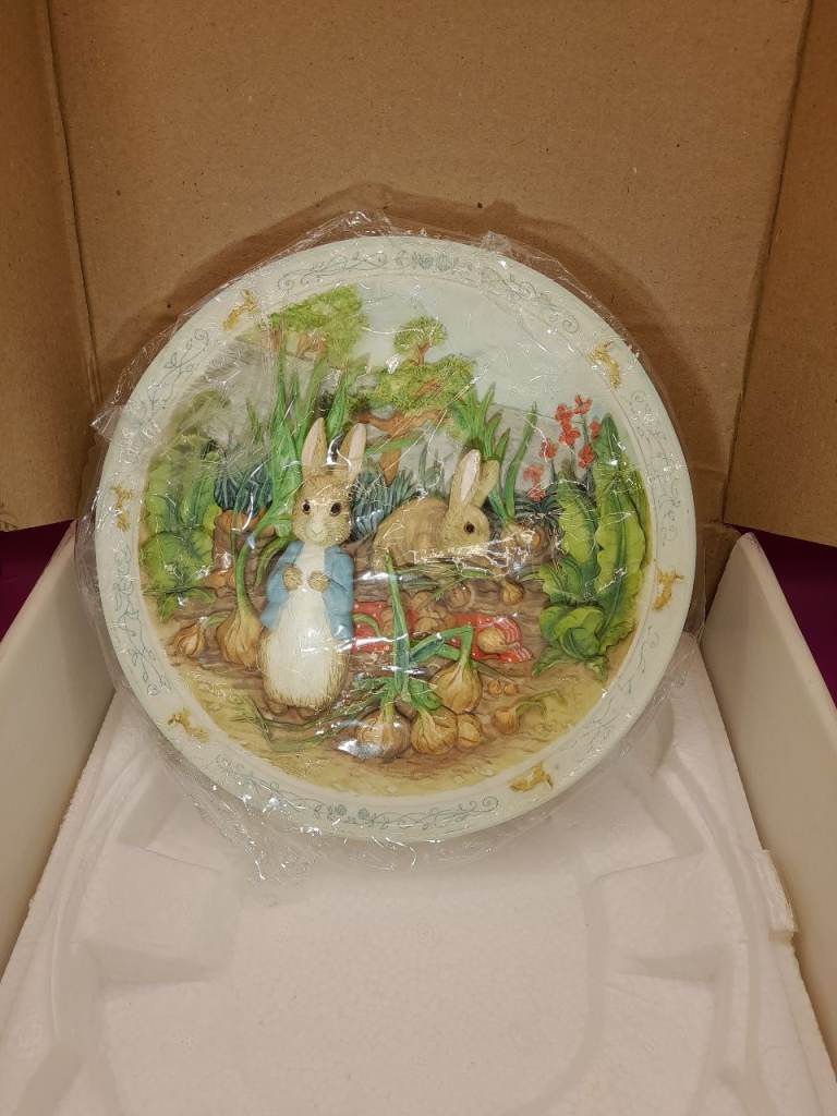 Limited Edition - The Tale Of Peter Rabbit A Pocket Full Of Onion' Musical Plate