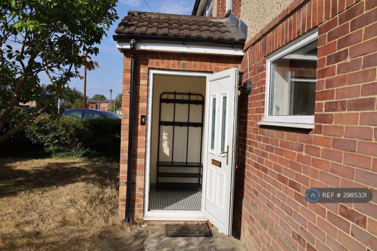 3 bedroom house in Knights Way, Reading, RG4 (3 bed) (#2985331)