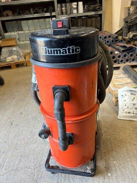 Numatic Industrial Wet & Dry Vacuum Cleaner